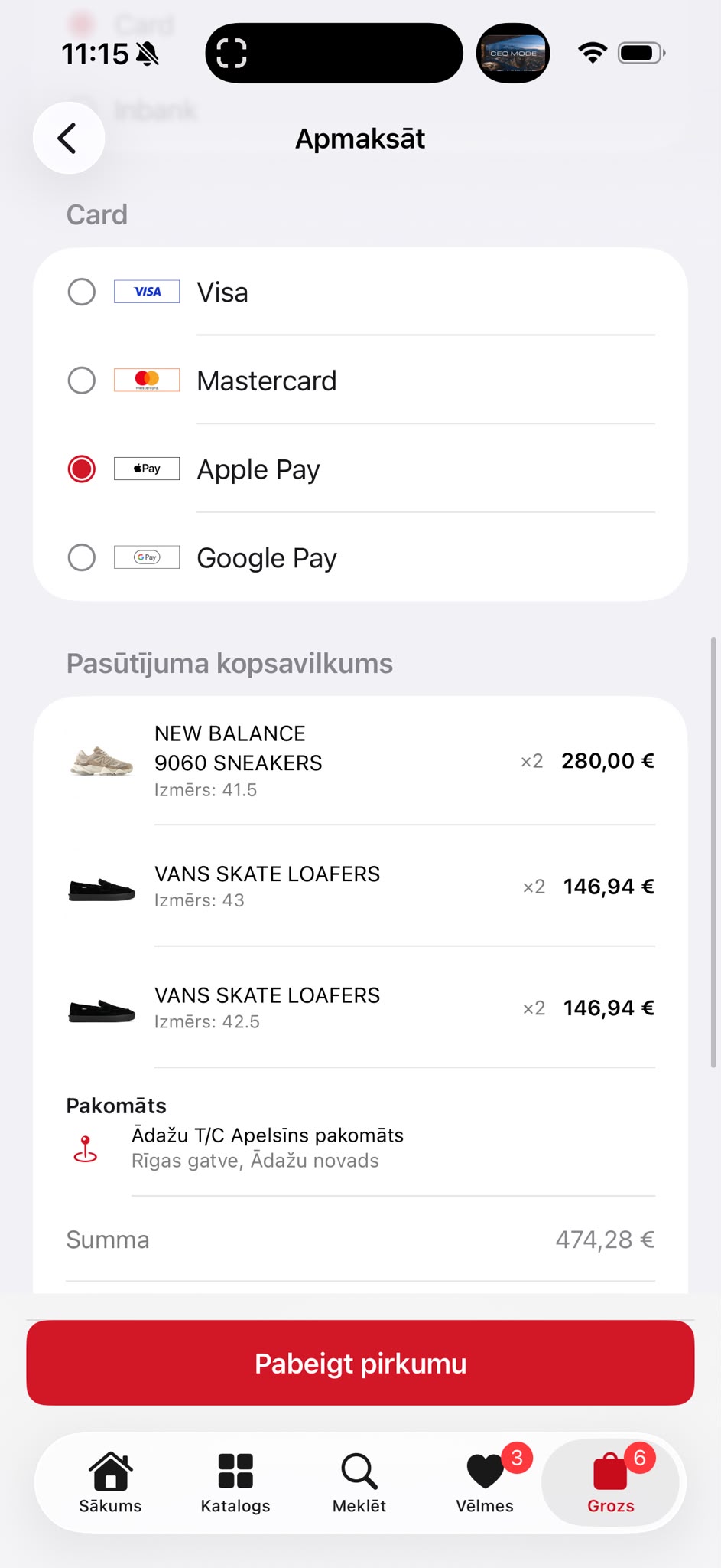 Checkout screen with Apple Pay selected